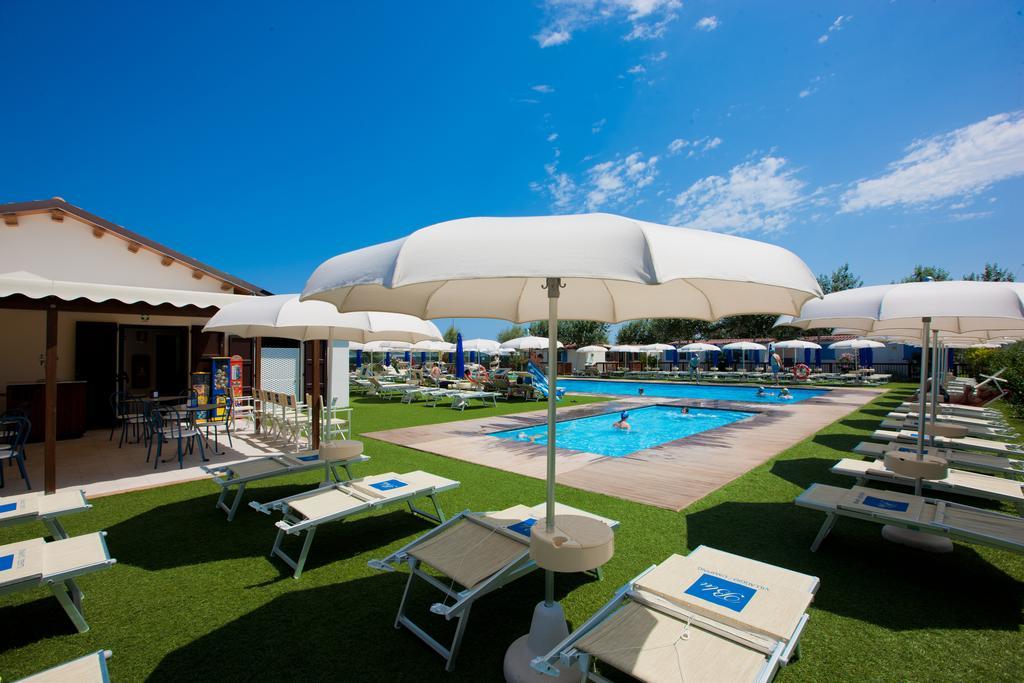 Camping Blu Fantasy Hotel Senigallia Exterior photo