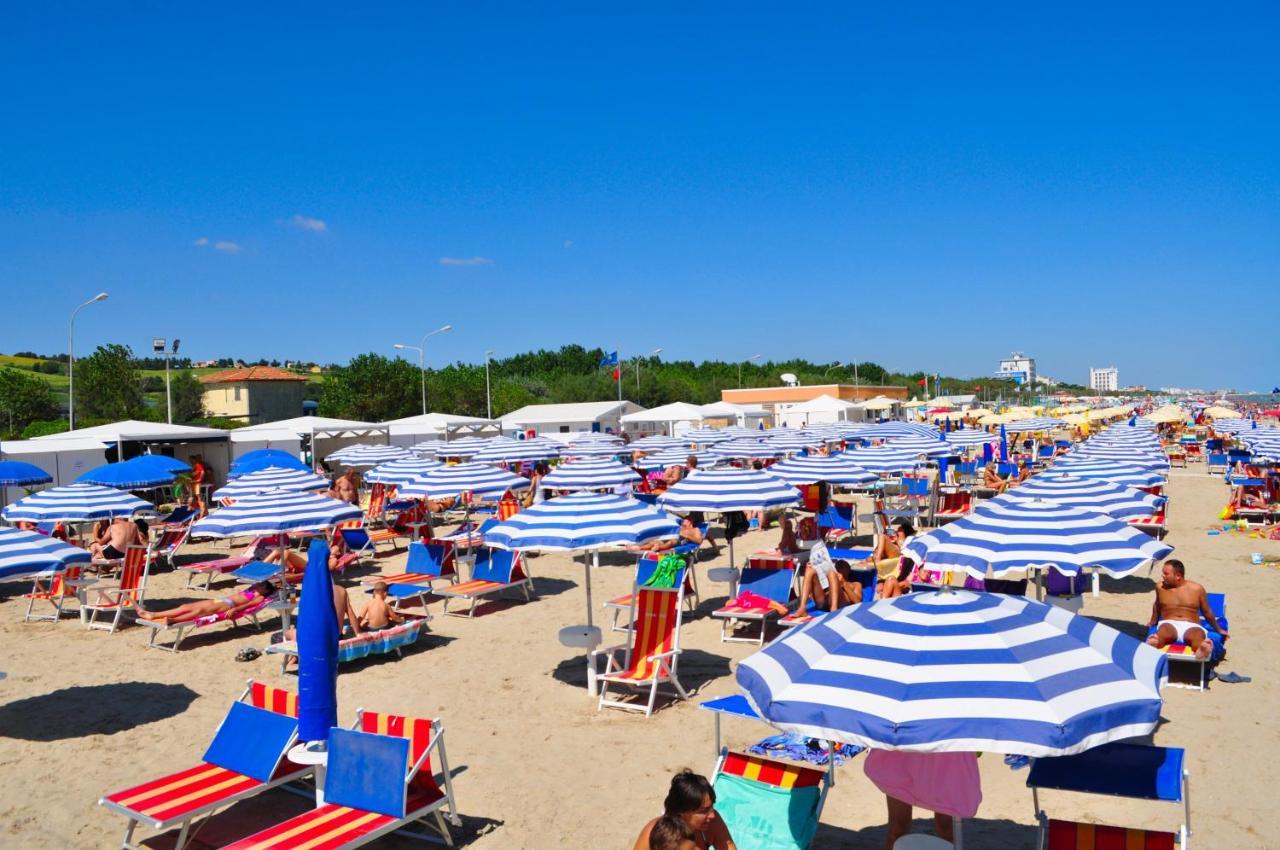 Camping Blu Fantasy Hotel Senigallia Exterior photo